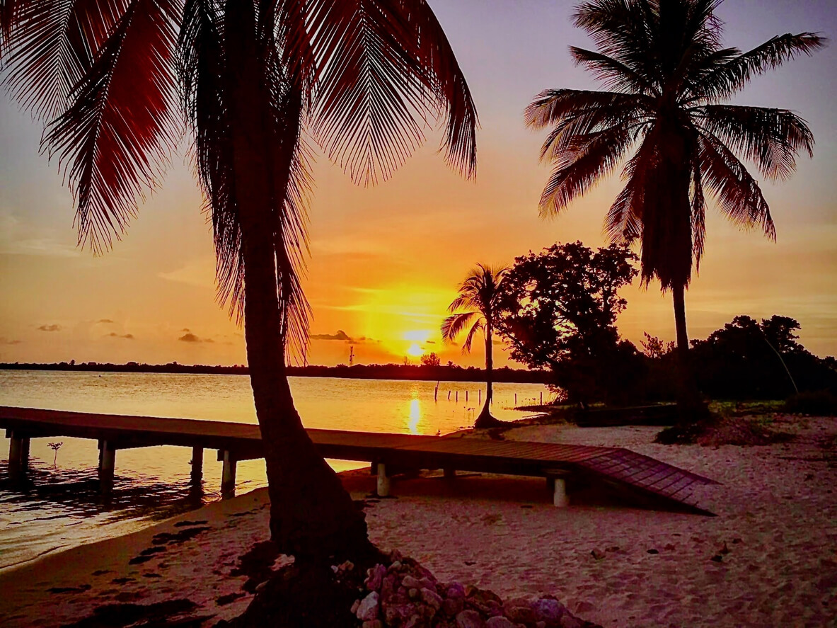 Tide In Cayman Brac: Full 14-day Tide Schedule | SeaTemperatu.re